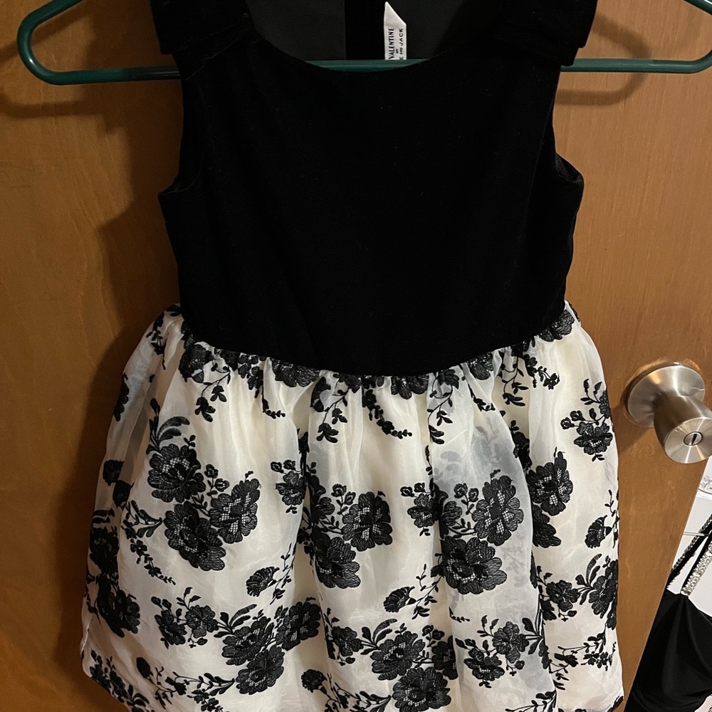 Elegant and Beautiful party/holiday Dress!